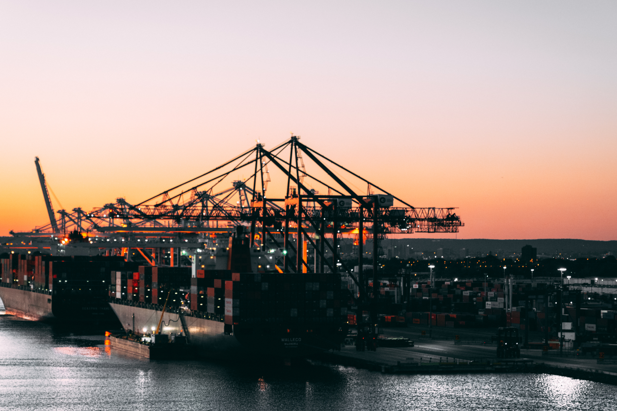 EUA: Novos controles de exportação em estudo podem restringir vendas de uma ampla gama de produtos para a China, dizem fontes da Reuters